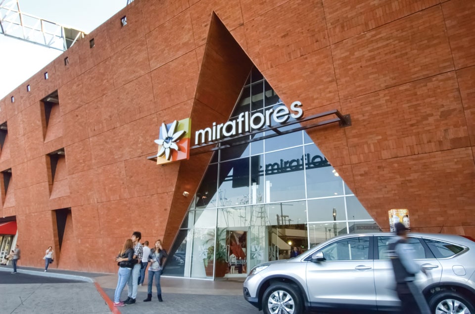 Featured image for “Mall Miraflores”